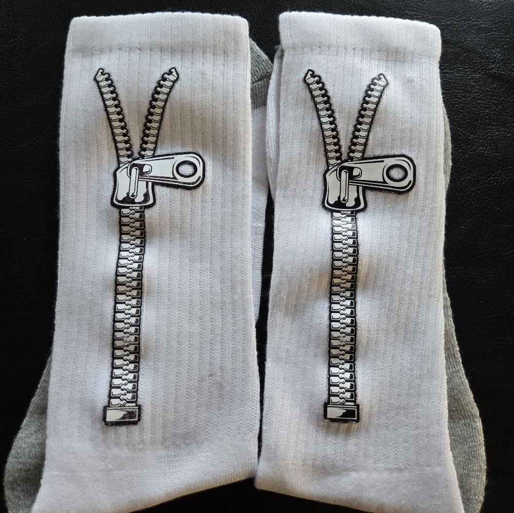 😂 Funny Zipper Print Crew Socks | White Novelty Men’s Socks Size 6-12 Gift